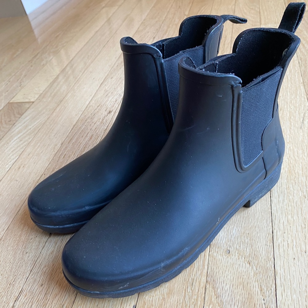 Hunter black Chelsea rain boot sz 7